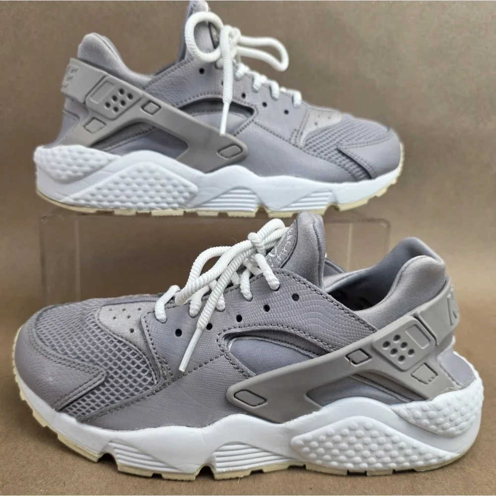 Nike AIR Huarache (Sz 7) SE Women's Running Shoes Atmosphere Grey 859429-008